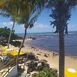 Confortável apartamento de 2 quartos para 5 pessoas, totalmente mobiliado, com excelente wifi e tv a cabo, localizado a apenas uma quadra da Praia de Ponta Neg,ra, prédio com piscina, churrasqueira e portaria virtual e eletrônica 24 horas